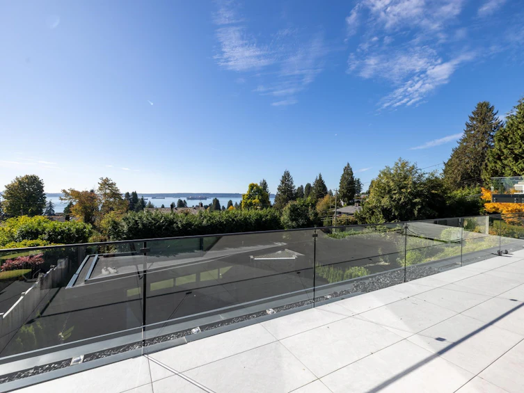 2484 Ottawa Avenue, West Vancouver, BC, V7V 2T1 - 8