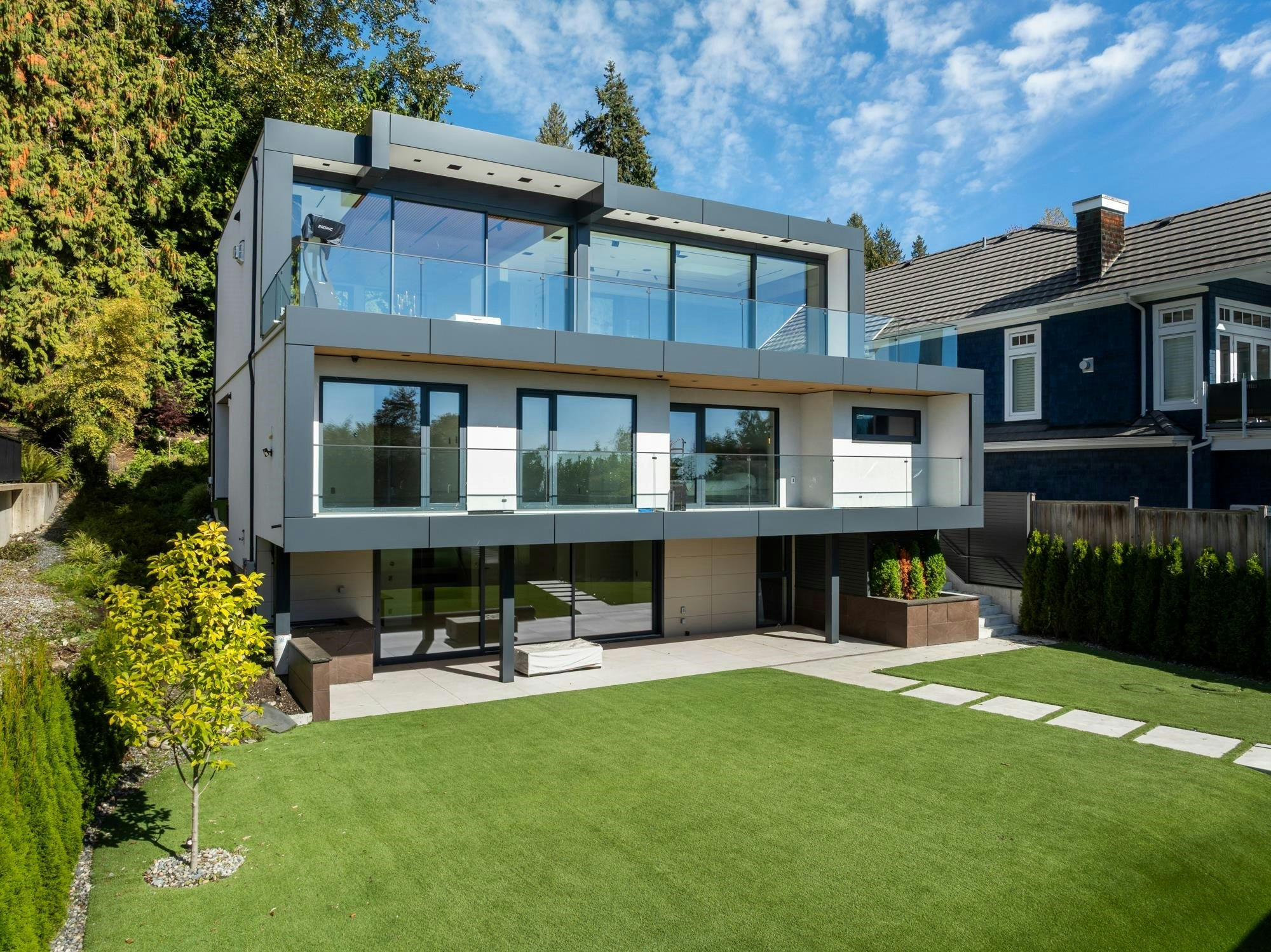 2484 Ottawa Avenue - 4