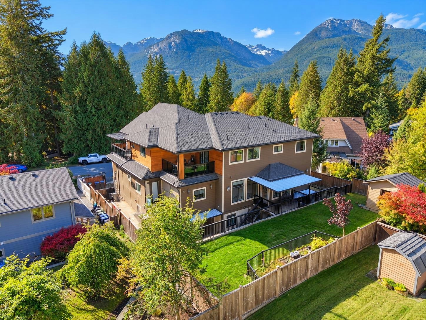 40231 Kintyre Drive, Squamish, BC, V0N 1T0 - 2