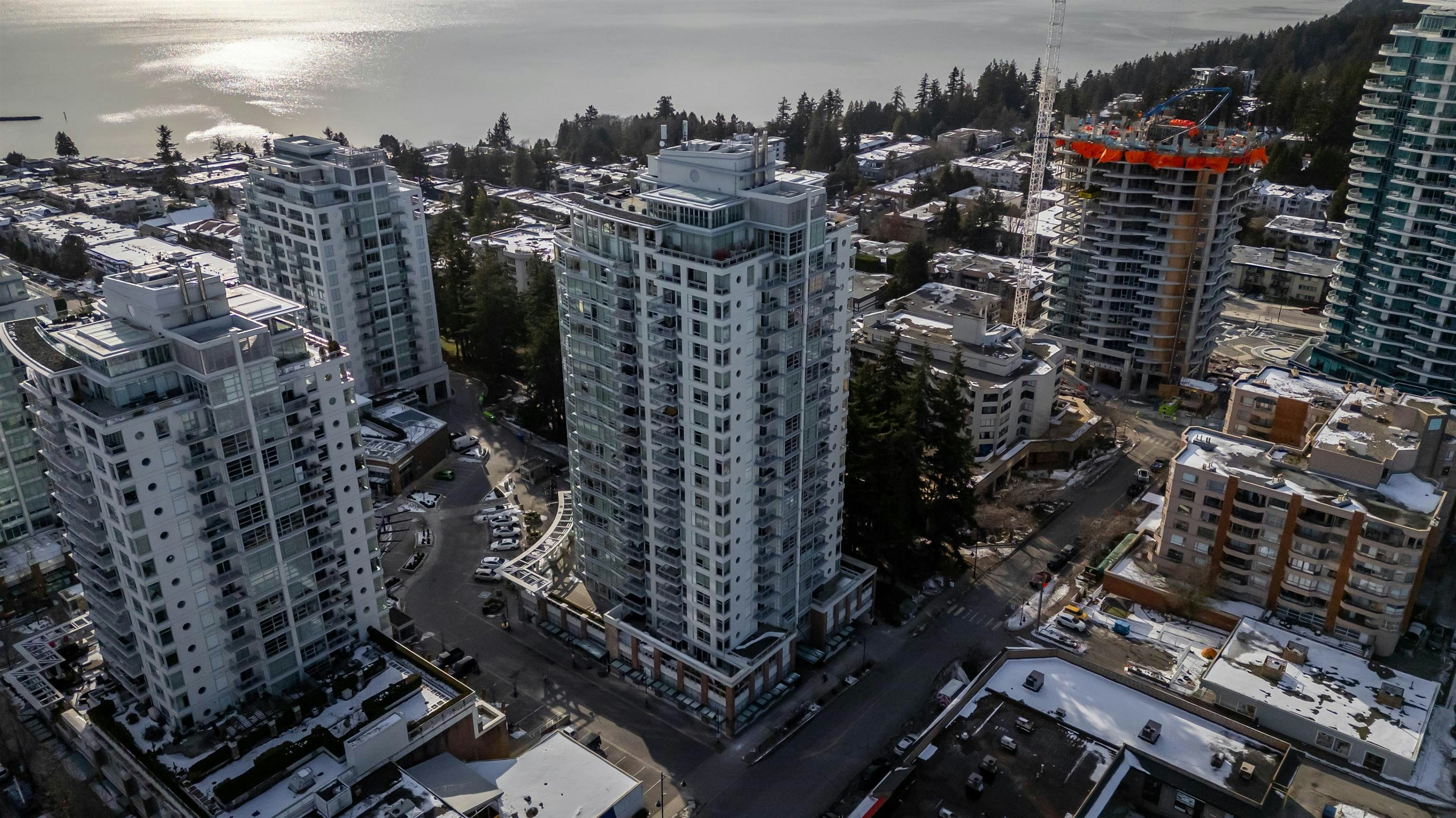 204-15152 Russell Avenue, Surrey, BC, V4B 0A3