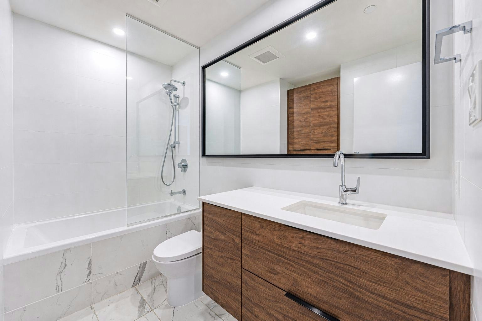 1902-4711 Hazel Street, Burnaby, BC, V5H 0J9 - 9