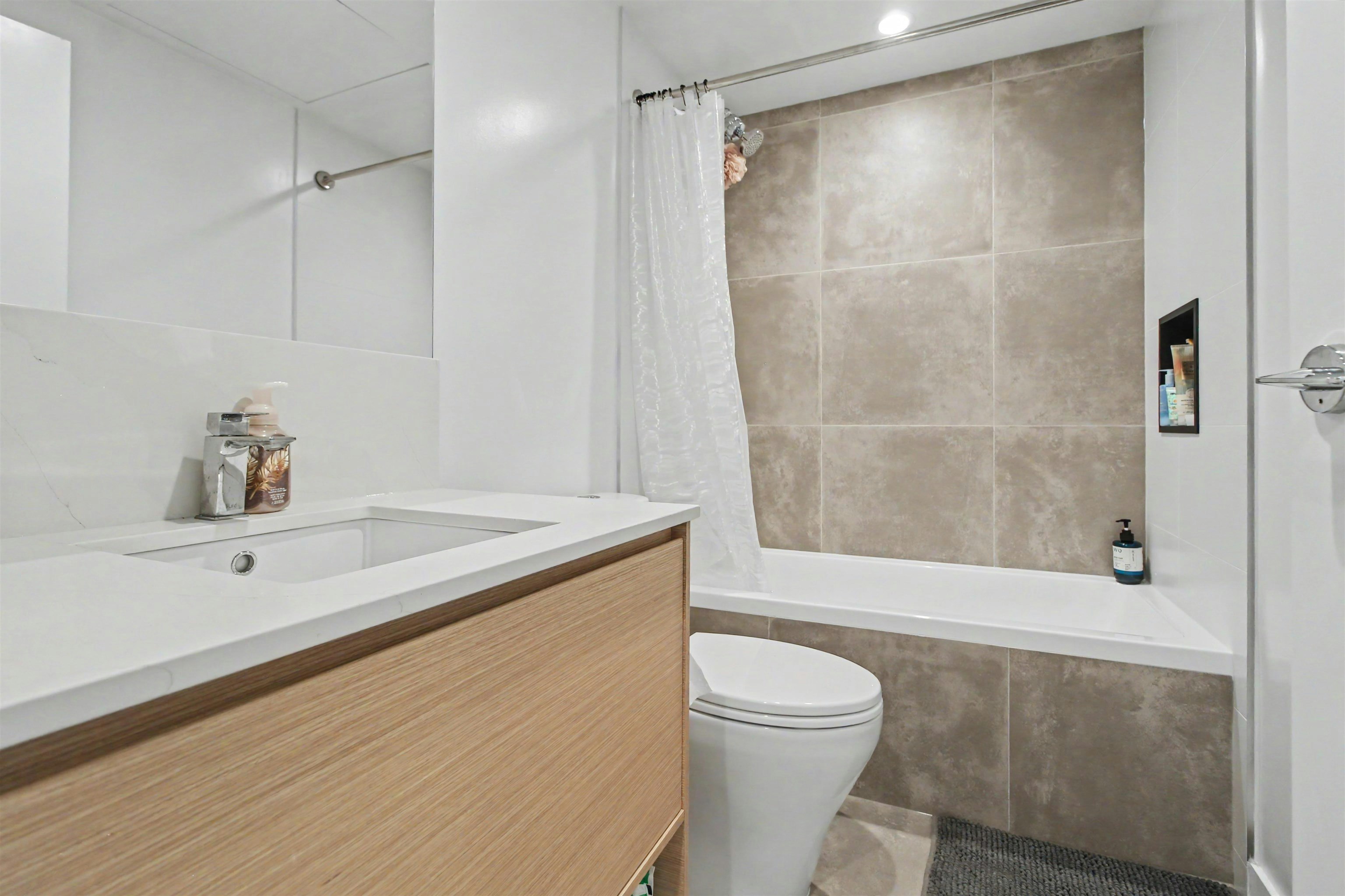 710-13725 George Junction, Surrey, BC, V3T 0V7 - 21
