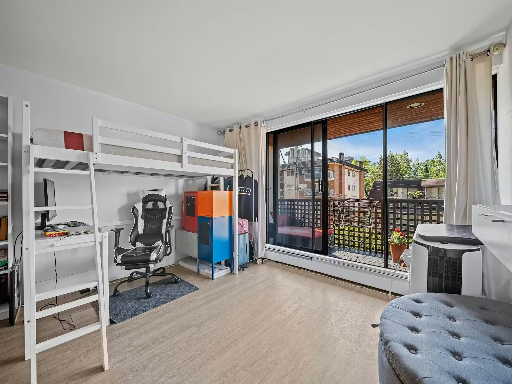210-141 W 13th Street, North Vancouver, BC, V7M 1N5 - 19