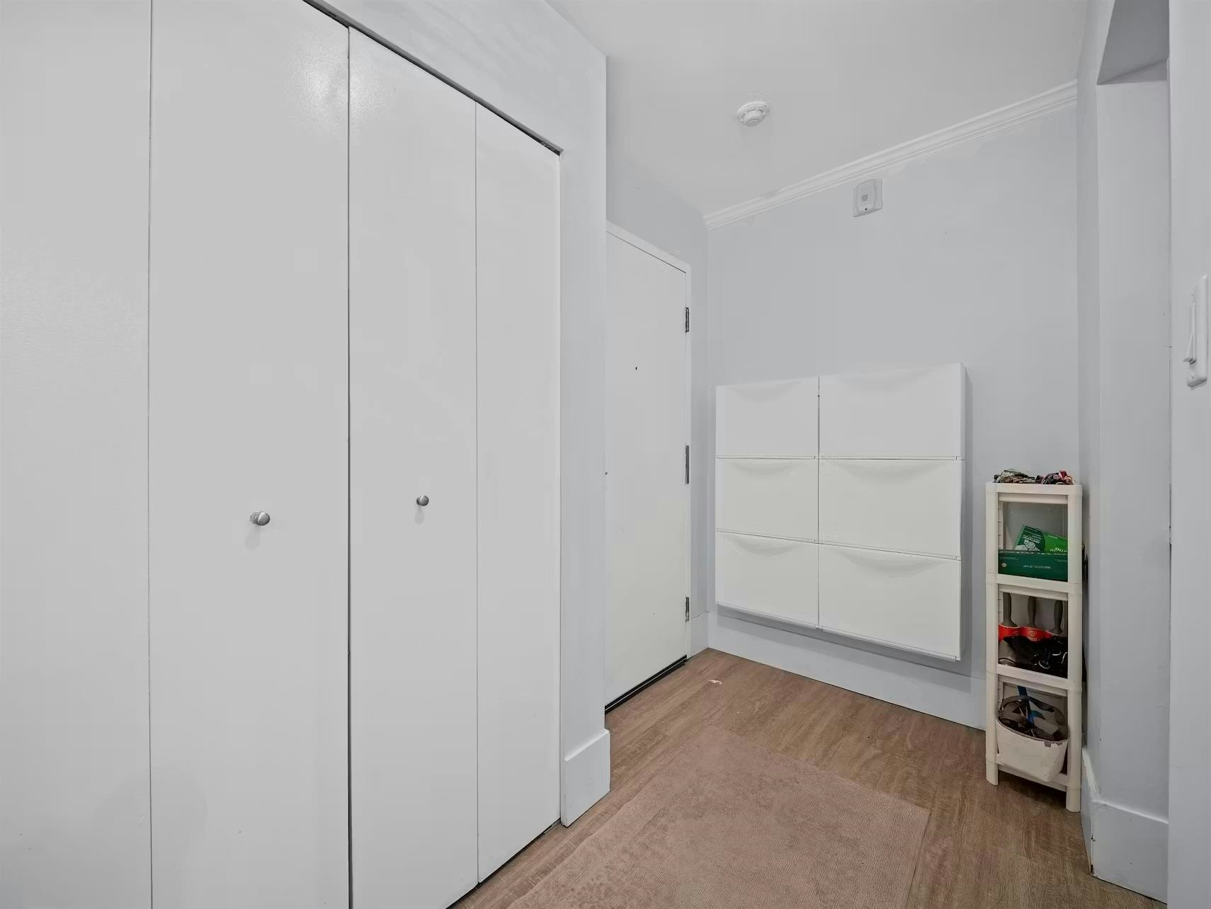 210-141 W 13th Street, North Vancouver, BC, V7M 1N5 4