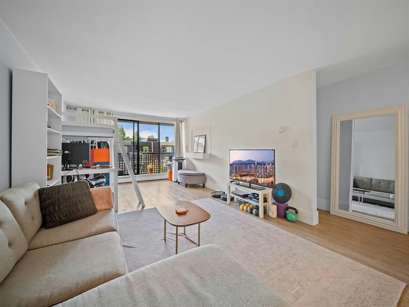 210-141 W 13th Street, North Vancouver, BC, V7M 1N5 - 17