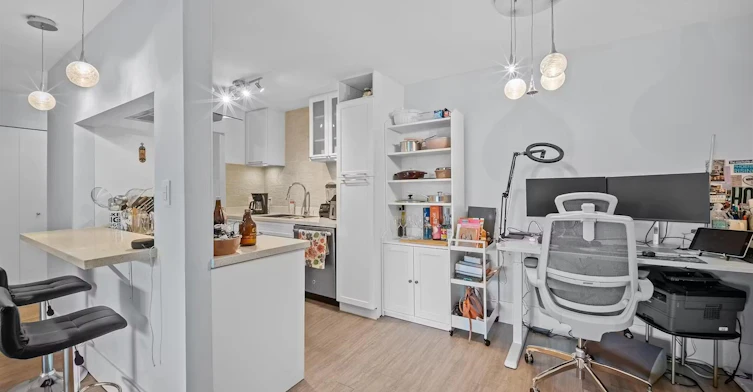 210-141 W 13th Street, North Vancouver, BC, V7M 1N5 - 15