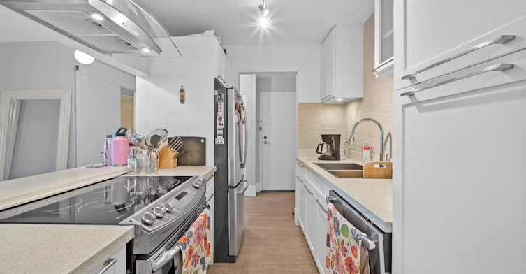 210-141 W 13th Street, North Vancouver, BC, V7M 1N5 - 9