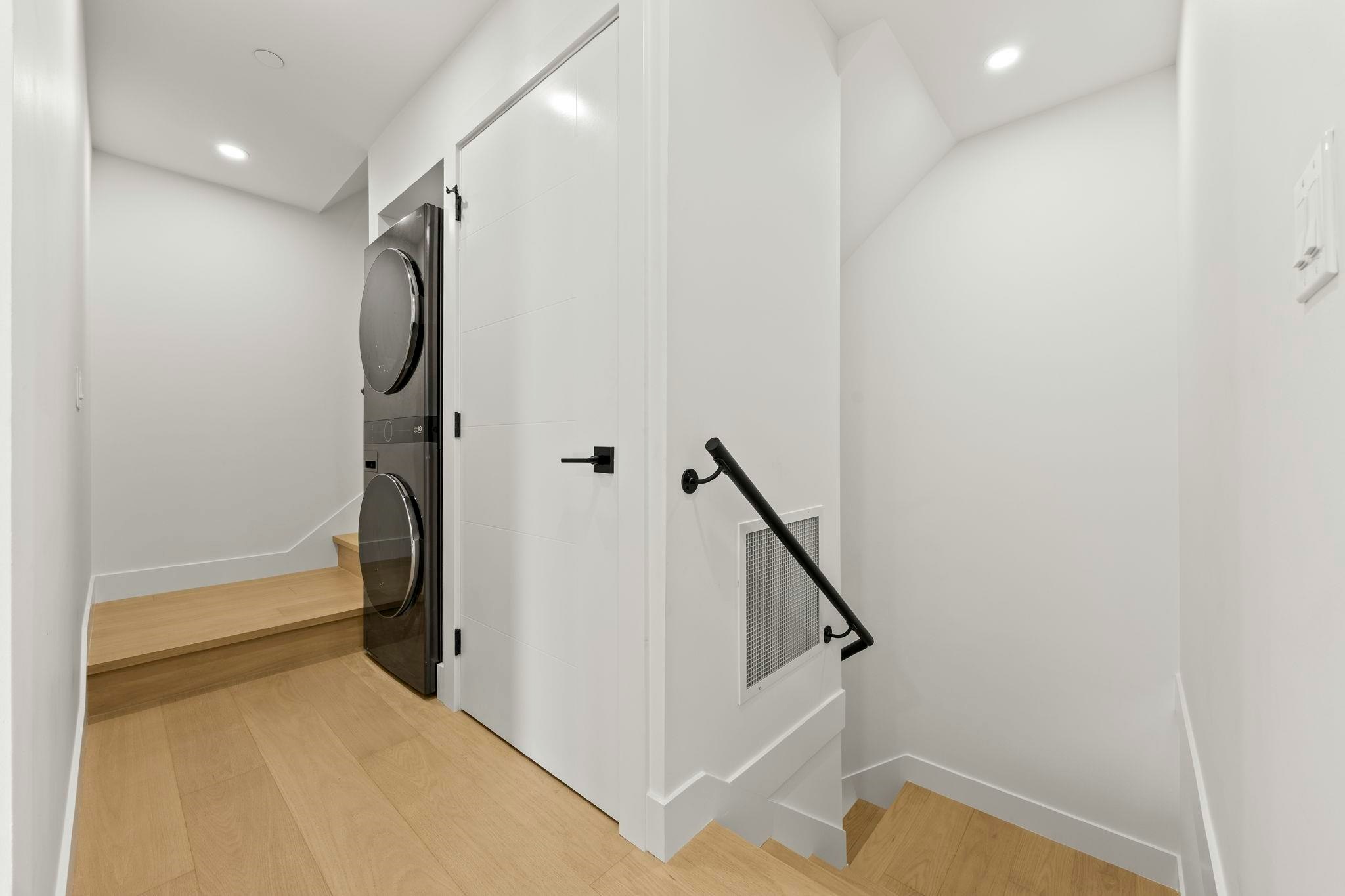 2-3576 E Pender Street, Vancouver, BC, V5K 2E3 - 7