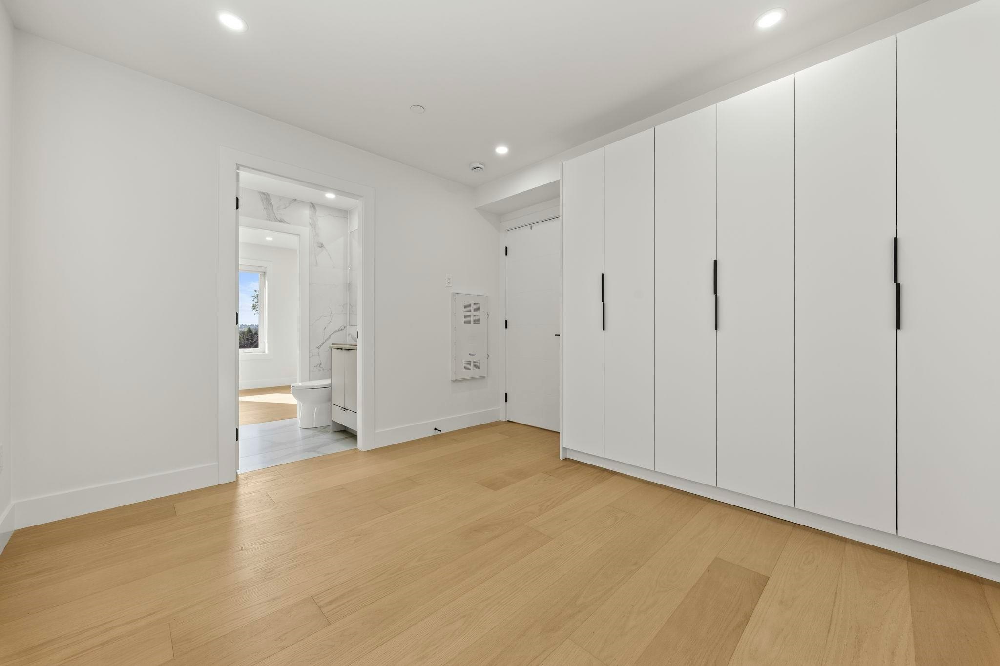 2-3576 E Pender Street, Vancouver, BC, V5K 2E3 - 9
