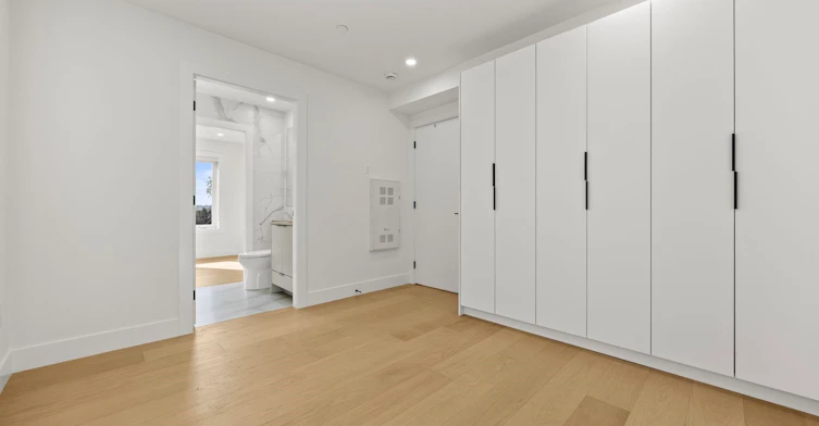 2-3576 E Pender Street, Vancouver, BC, V5K 2E3 - 9