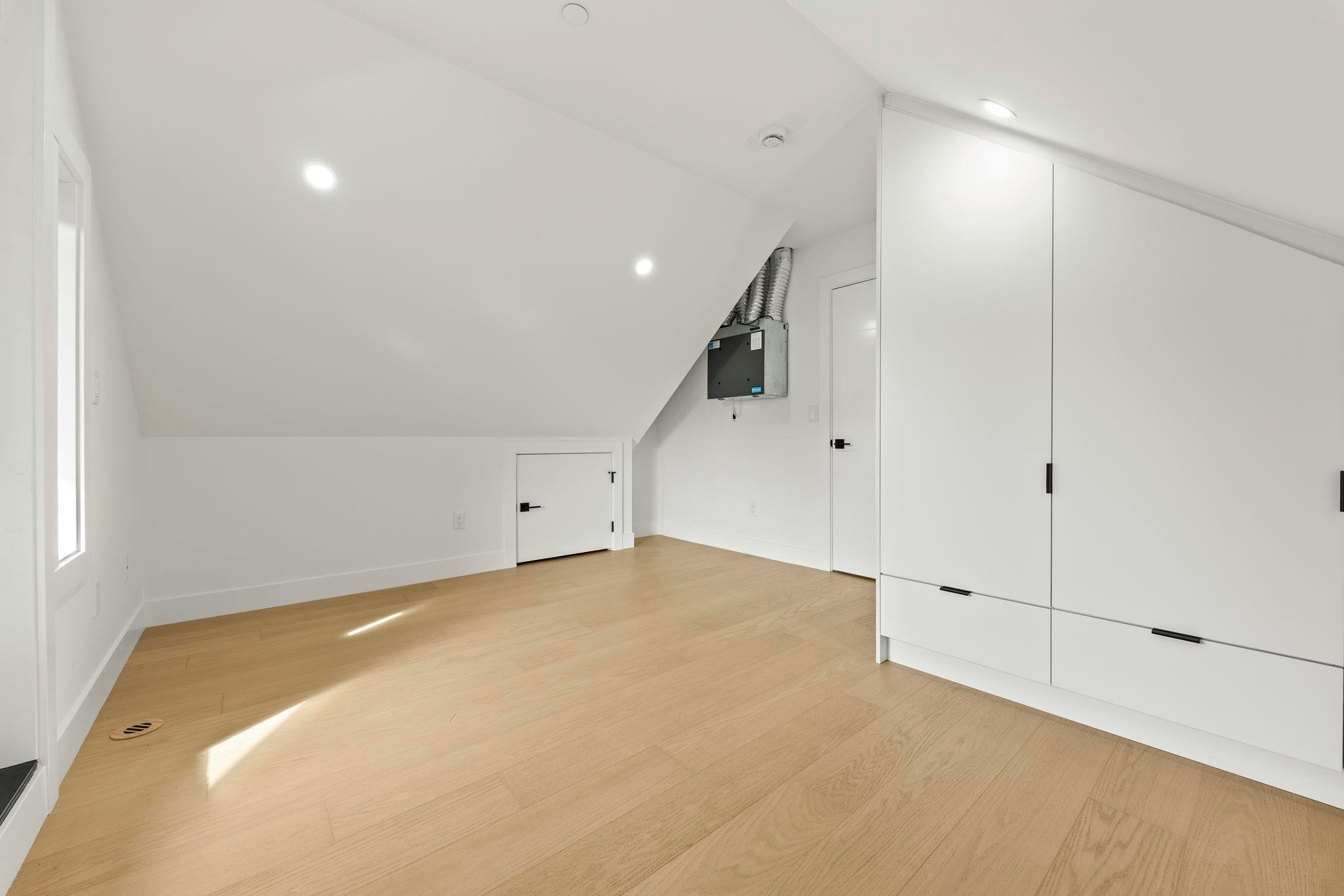 2-3576 E Pender Street, Vancouver, BC, V5K 2E3 - 17