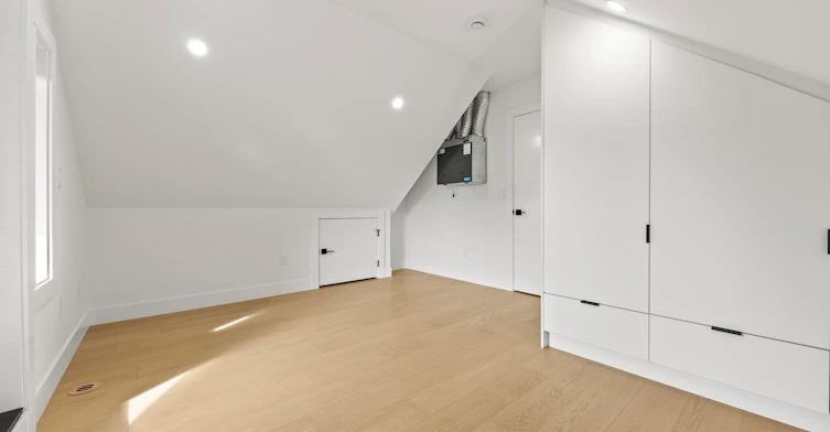 2-3576 E Pender Street, Vancouver, BC, V5K 2E3 - 17