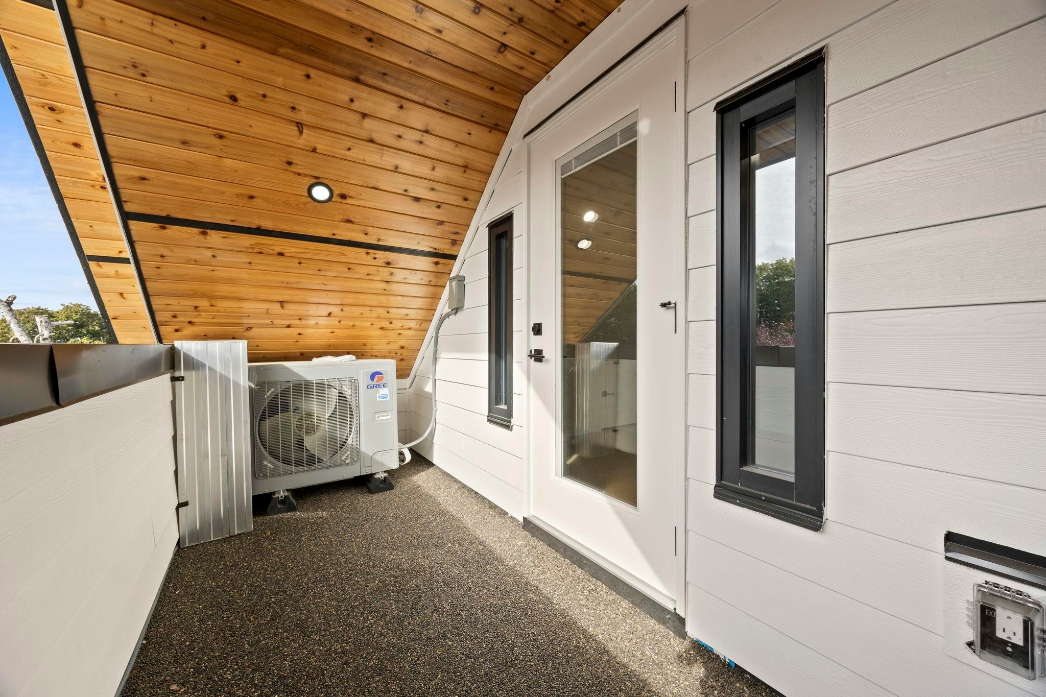 2-3576 E Pender Street, Vancouver, BC, V5K 2E3 - 6