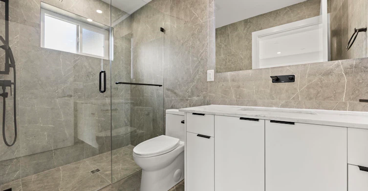 2-3576 E Pender Street, Vancouver, BC, V5K 2E3 - 16
