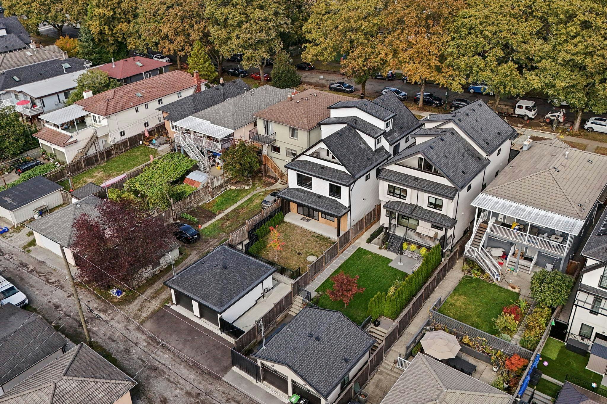 2-3576 E Pender Street, Vancouver, BC, V5K 2E3 4