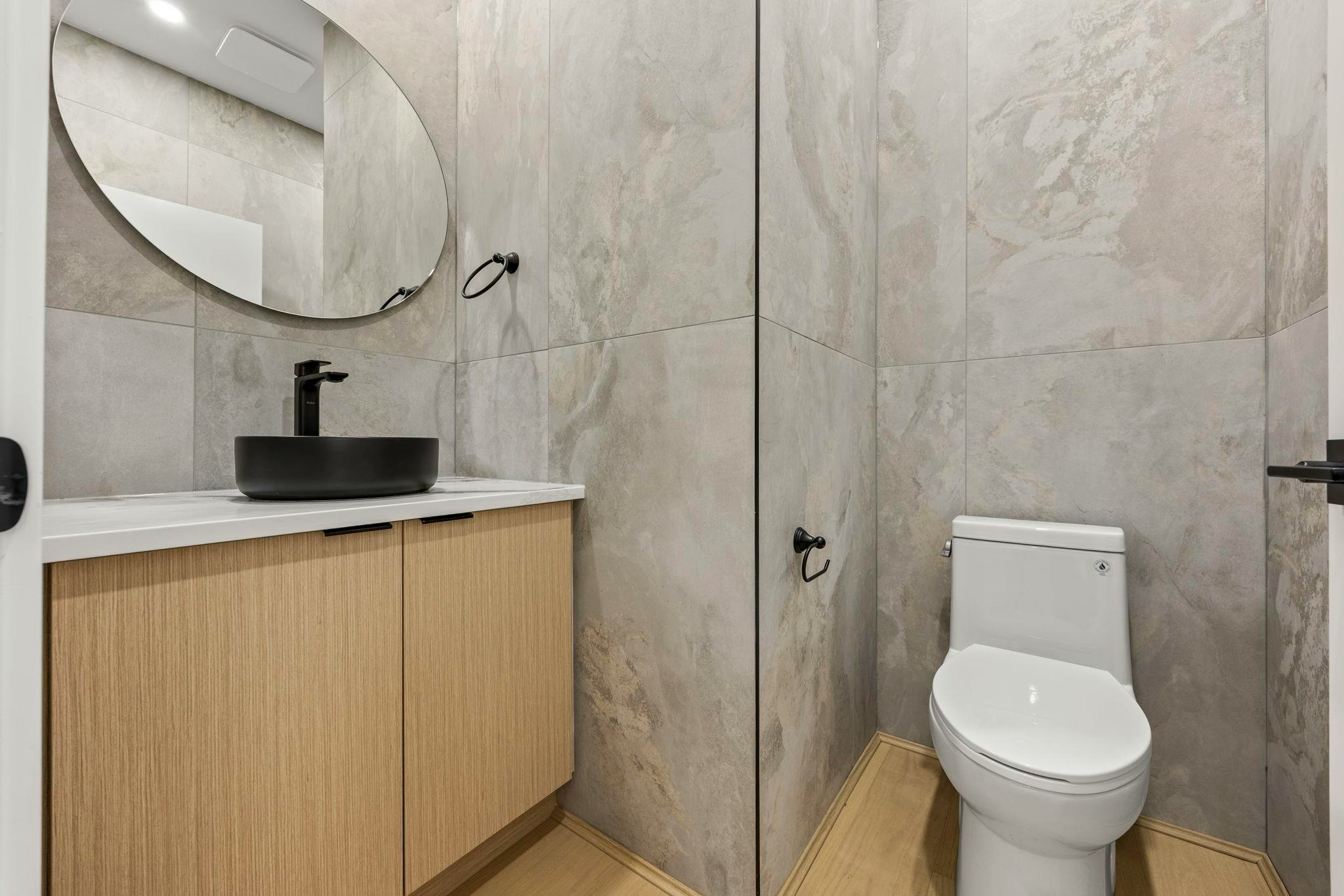2-3576 E Pender Street, Vancouver, BC, V5K 2E3 - 18