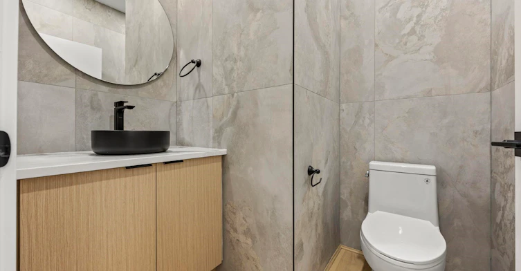 2-3576 E Pender Street, Vancouver, BC, V5K 2E3 - 18