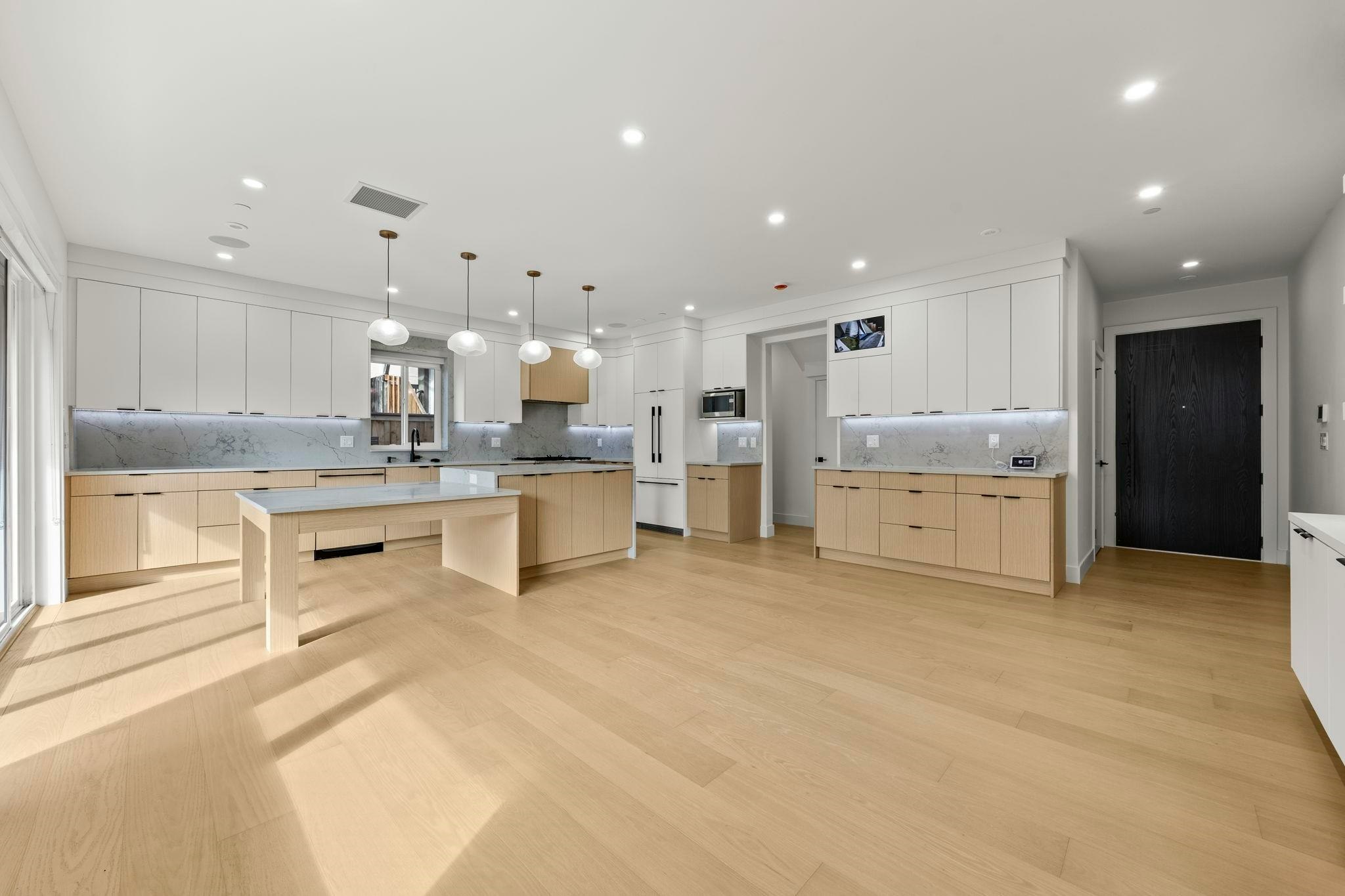 2-3576 E Pender Street, Vancouver, BC, V5K 2E3 - 21