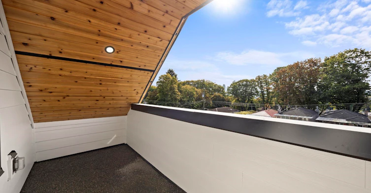 2-3576 E Pender Street, Vancouver, BC, V5K 2E3 - 5