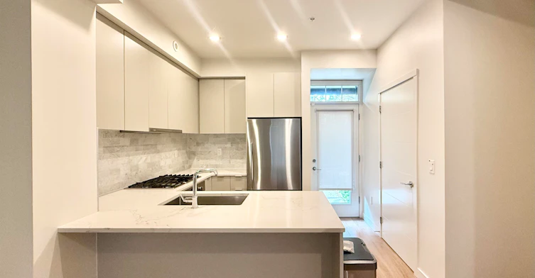 7923, Oak Street, Vancouver, BC, V6P 0H9