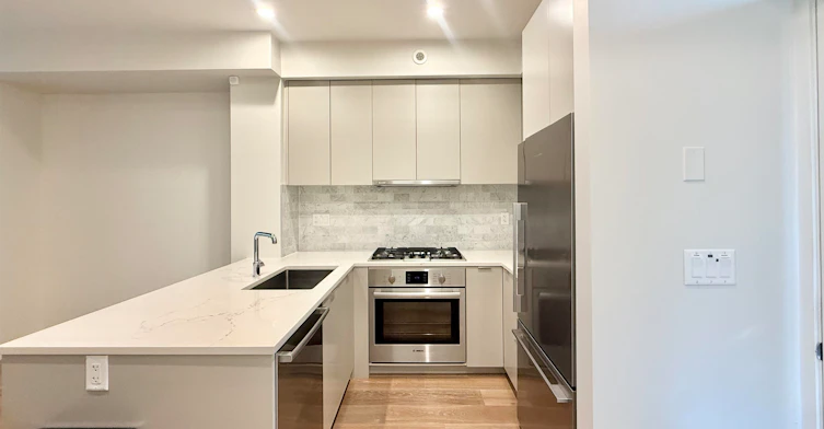 7923, Oak Street, Vancouver, BC, V6P 0H9 - 3