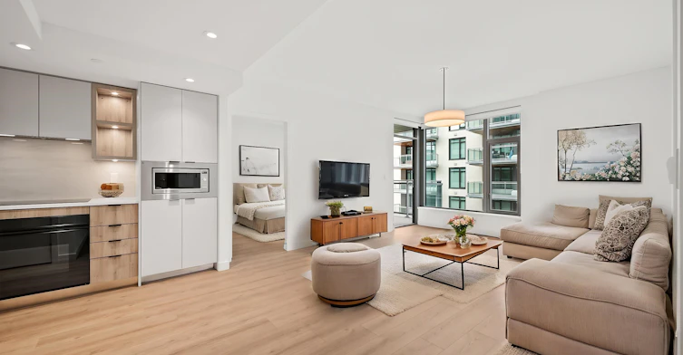 425-755 Harbourside Drive, North Vancouver, BC, V7P 0G1 - 2