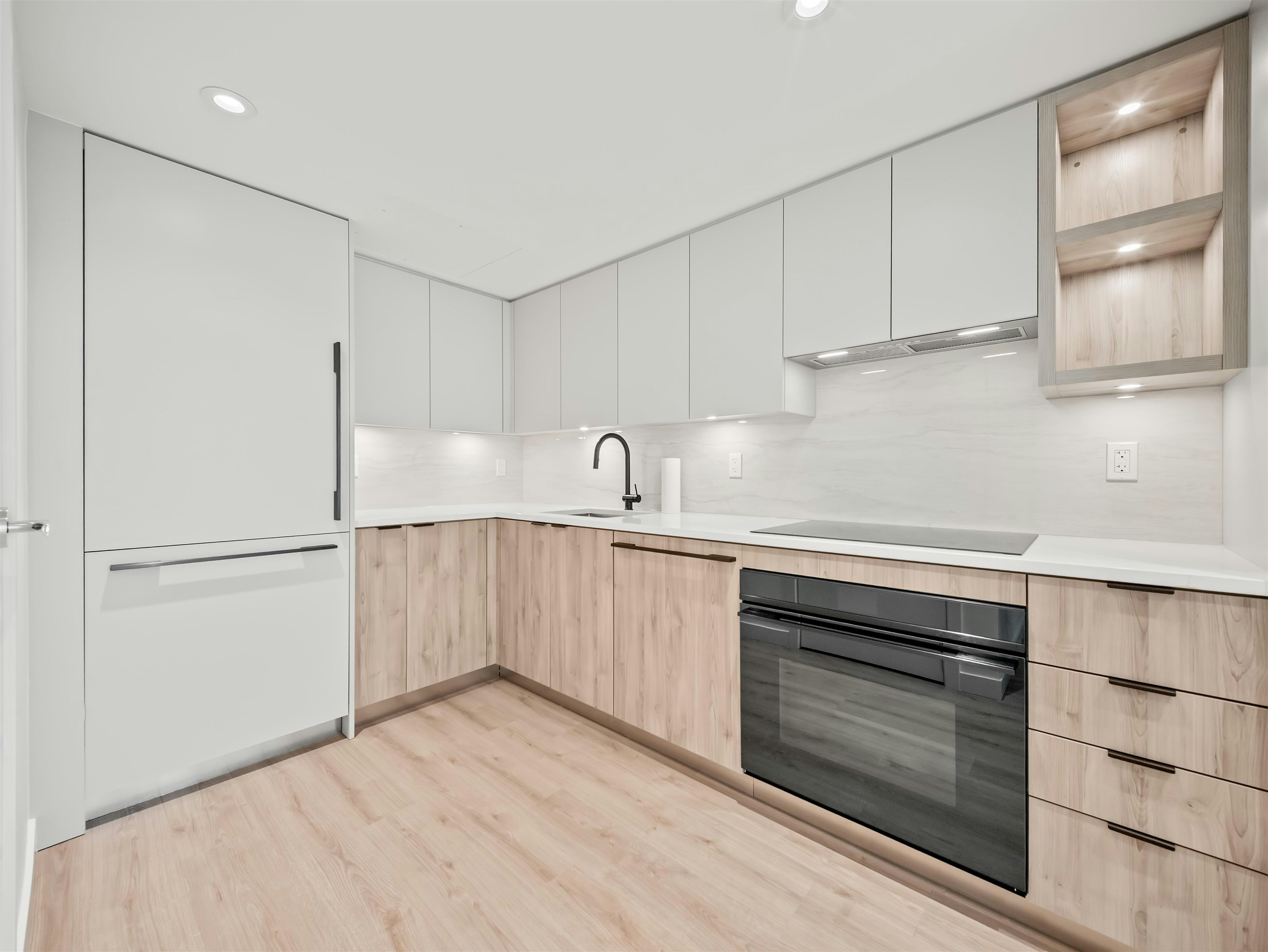 425-755 Harbourside Drive, North Vancouver, BC, V7P 0G1 - 3