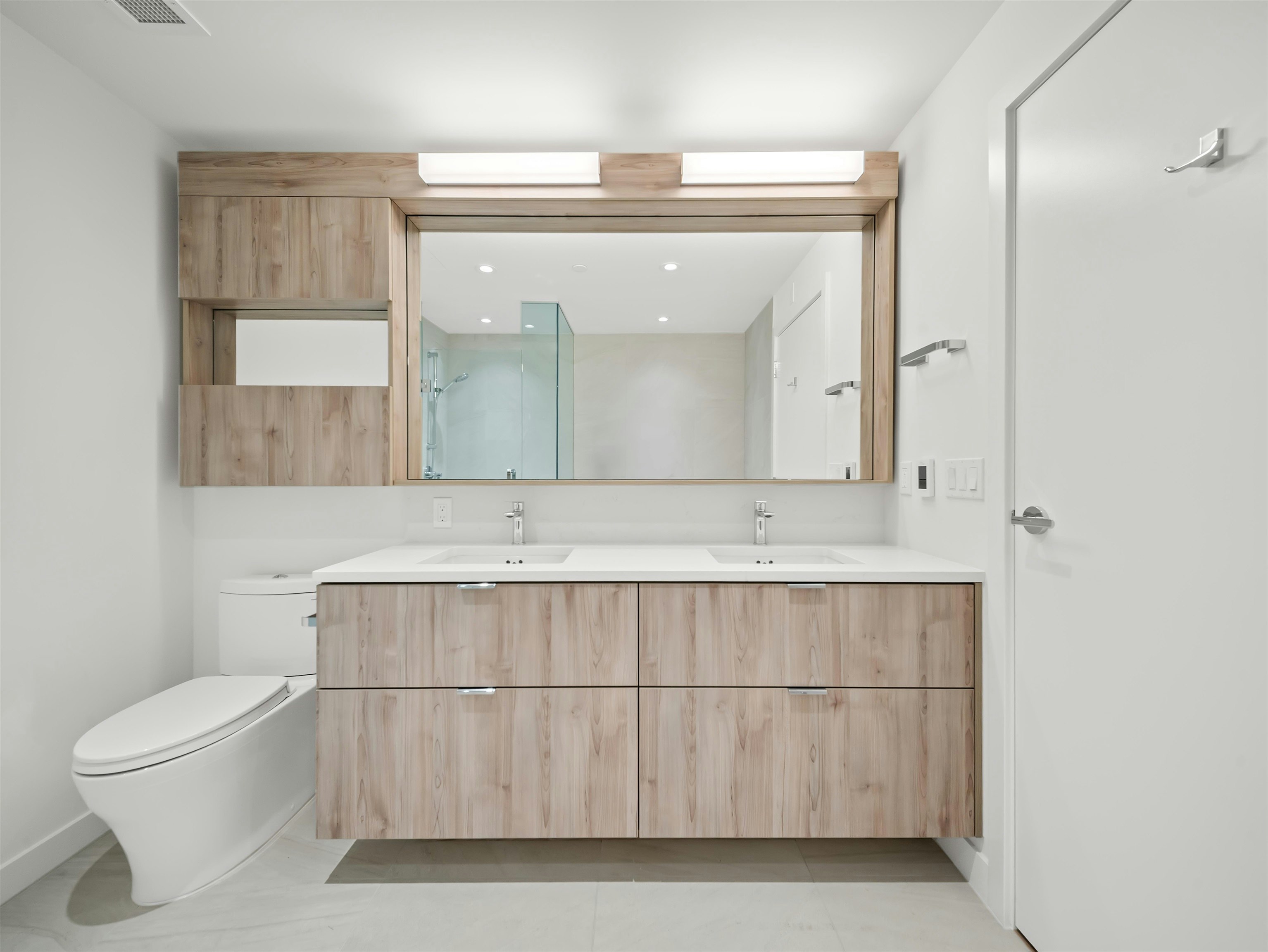 425-755 Harbourside Drive, North Vancouver, BC, V7P 0G1 - 8