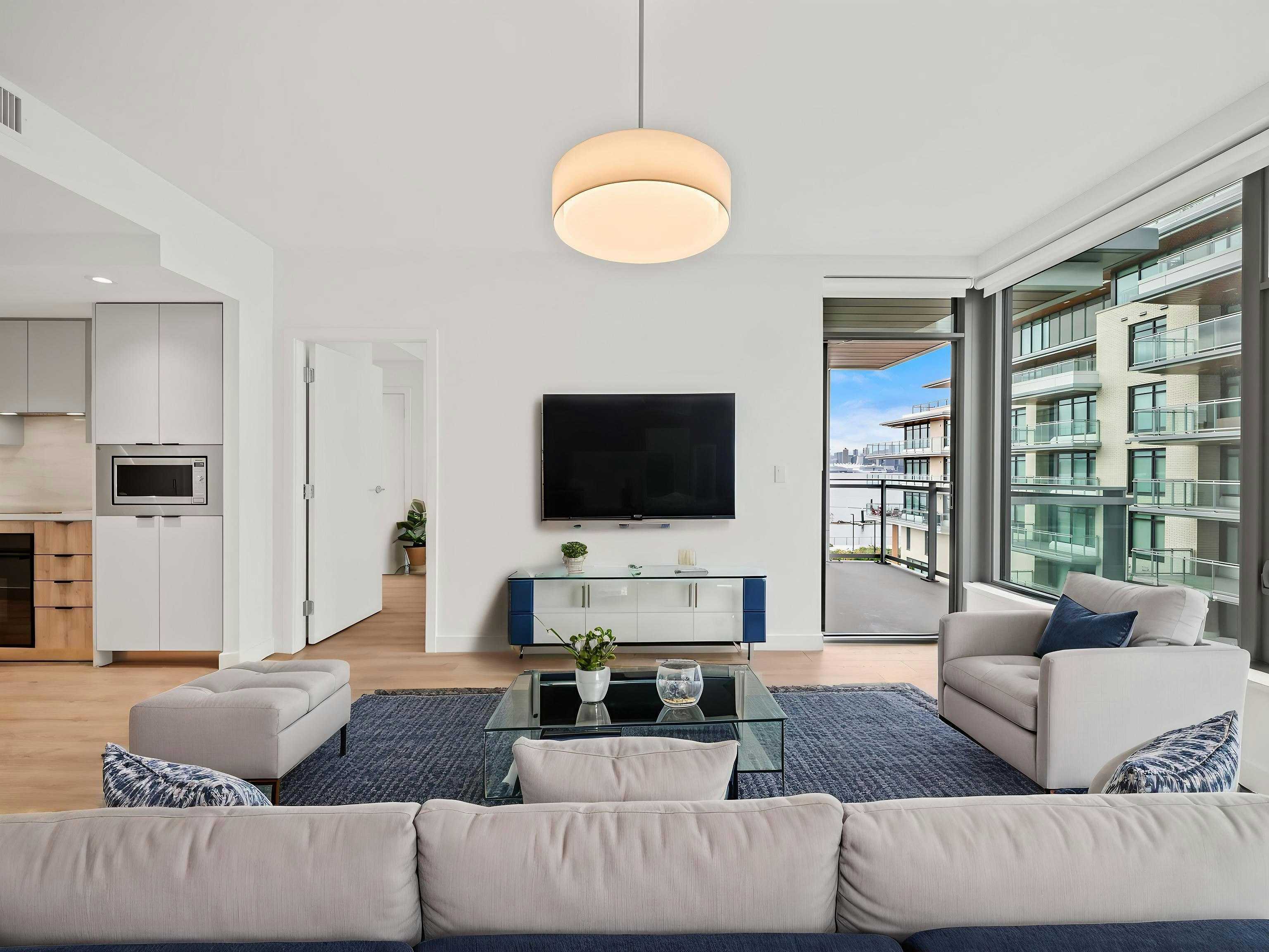 425-755 Harbourside Drive, North Vancouver, BC, V7P 0G1
