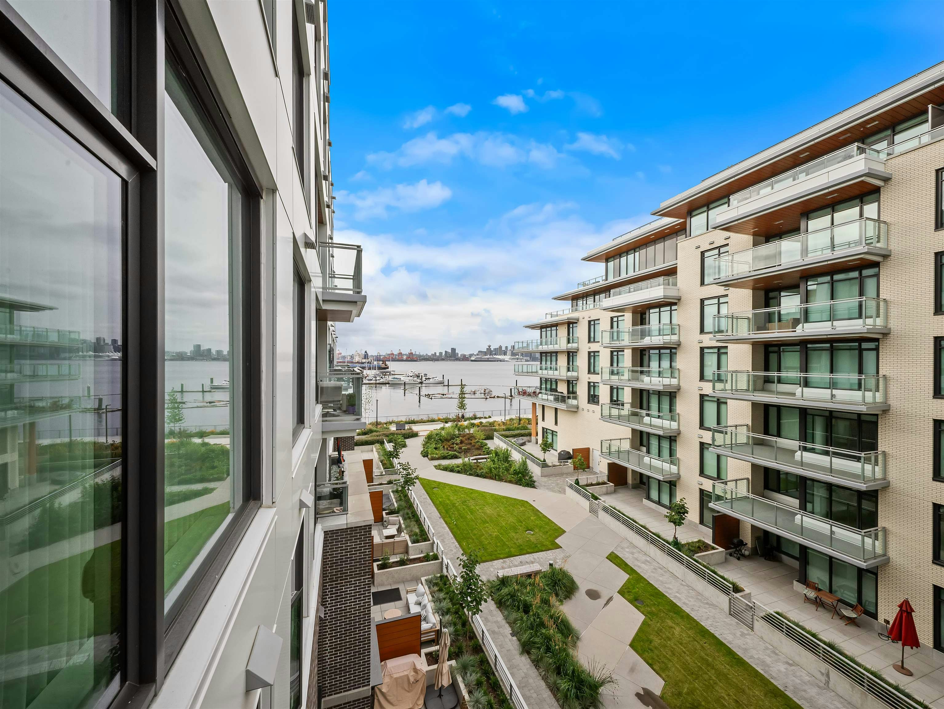 425-755 Harbourside Drive, North Vancouver, BC, V7P 0G1 - 11