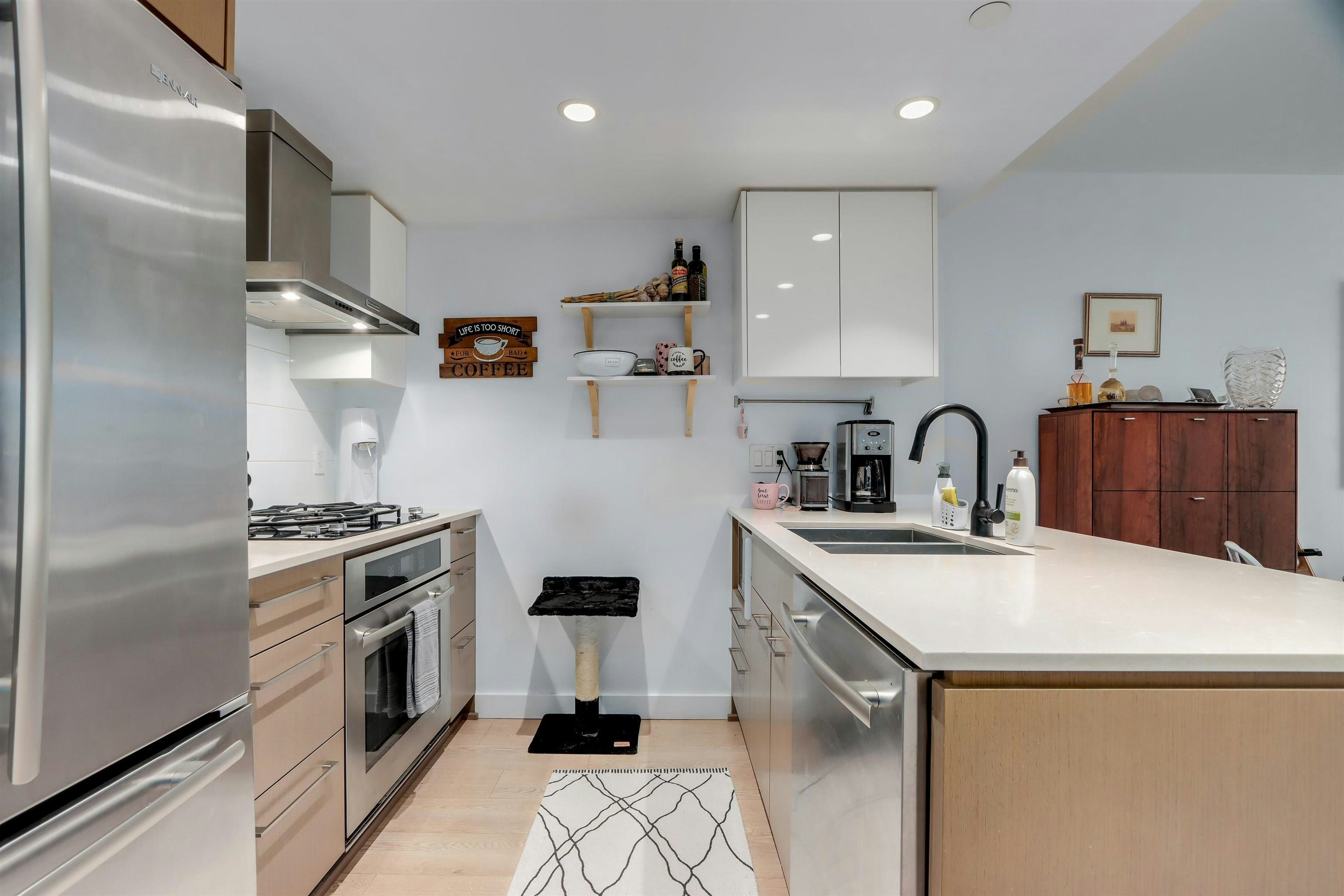 207-1618 Quebec Street, Vancouver, BC, V6A 0C5 - 2