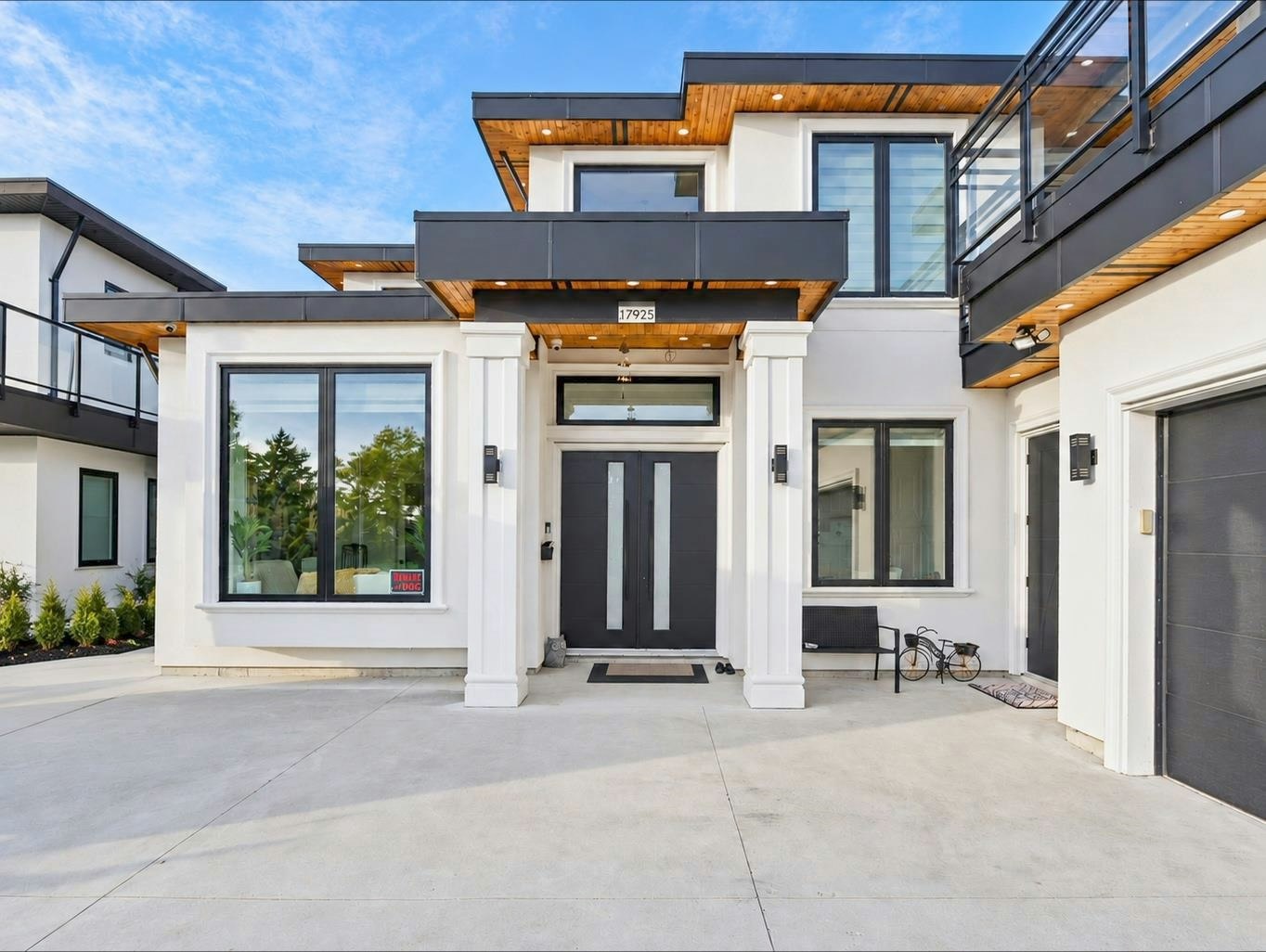 17925 56a Avenue, Surrey, BC, V3S 5H4