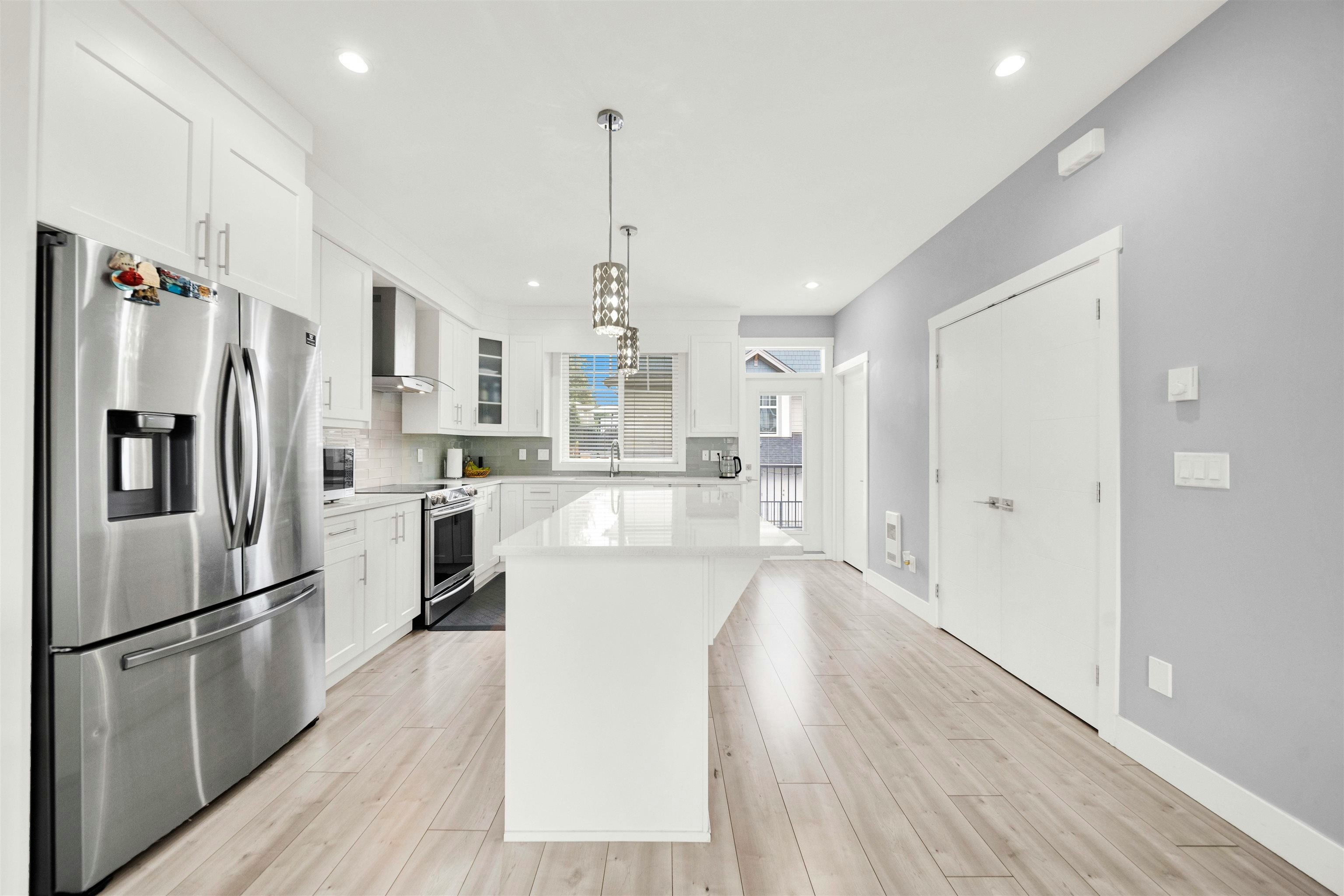 108-15170 60 Avenue - 4