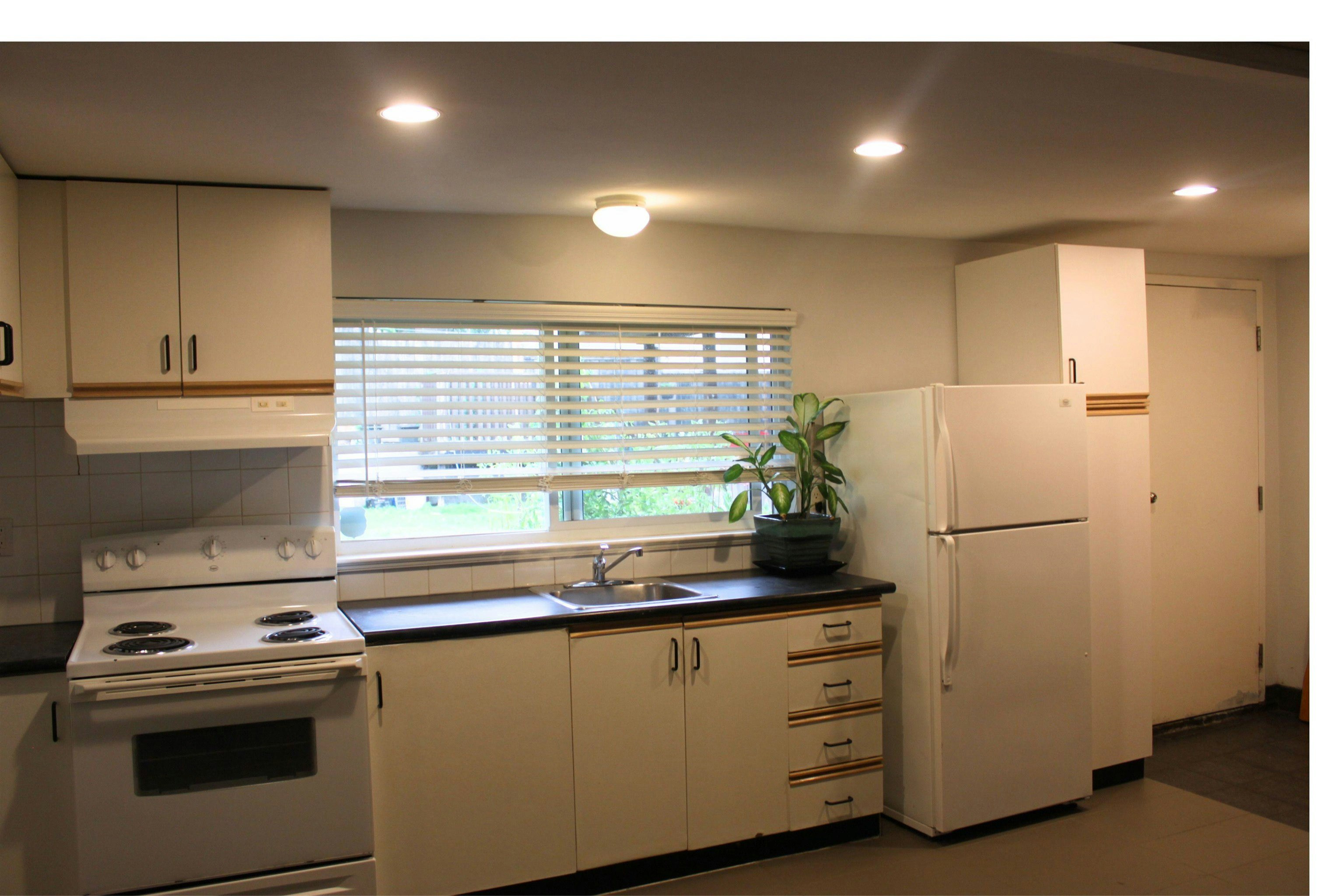 737 Robinson, Coquitlam, BC, V3J 4E9 4