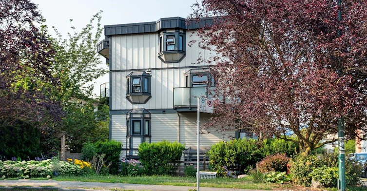 103-1205 W 14th Avenue, Vancouver, BC, V6H 1P7 - 2