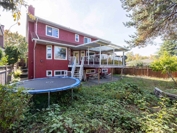 9025 Briar Road, Burnaby, BC, V3N 4V5 - 35