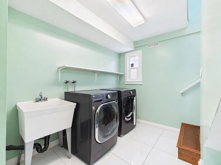 9025 Briar Road, Burnaby, BC, V3N 4V5 - 16