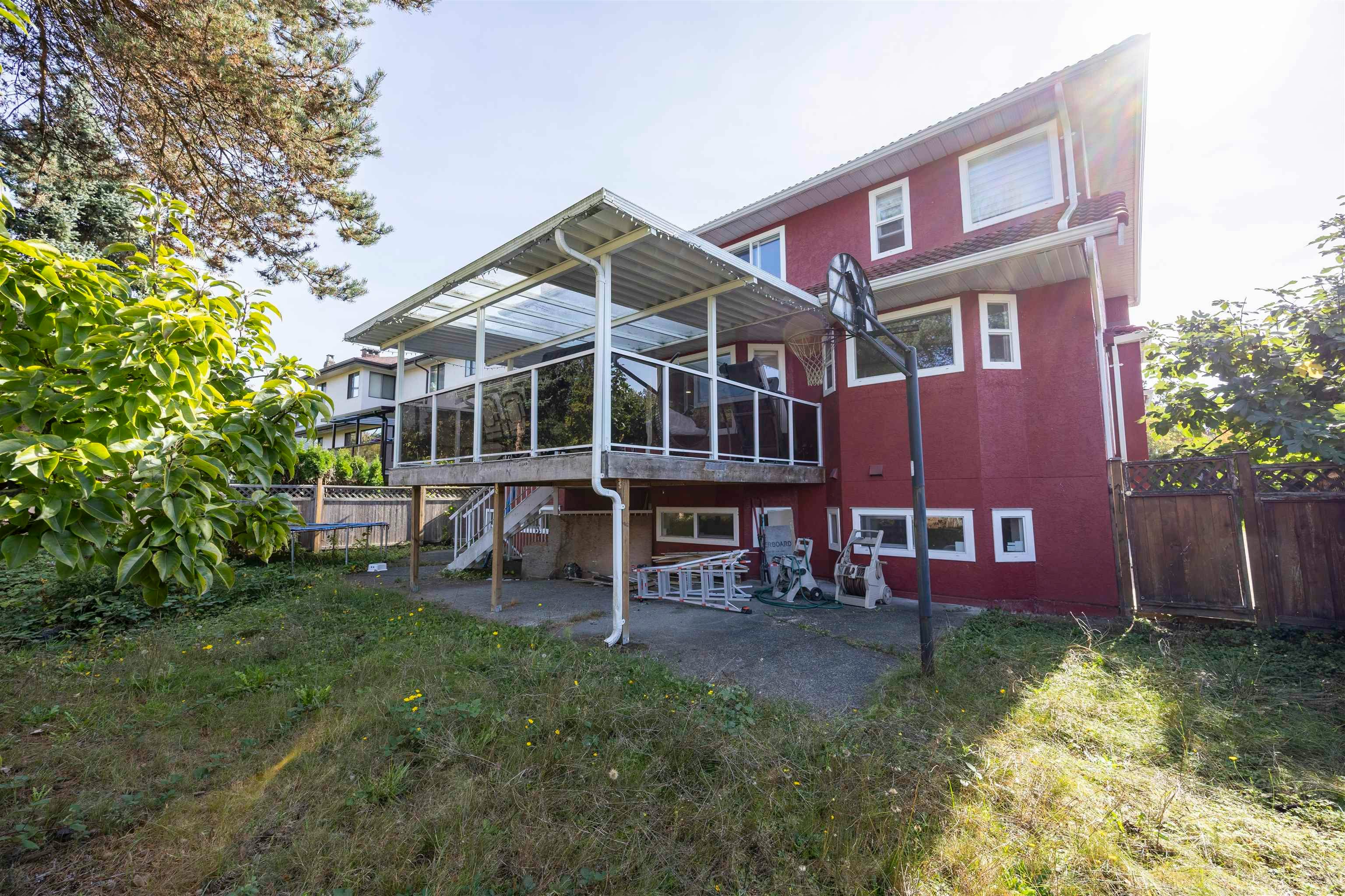 9025 Briar Road, Burnaby, BC, V3N 4V5 - 36