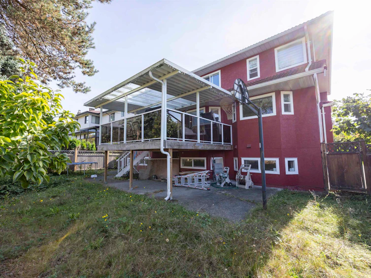 9025 Briar Road, Burnaby, BC, V3N 4V5 - 36