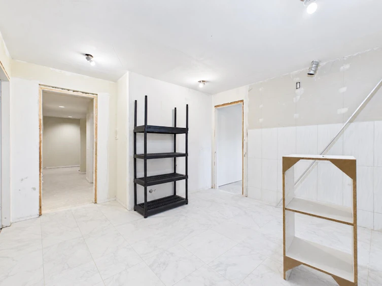 9025 Briar Road, Burnaby, BC, V3N 4V5 - 21