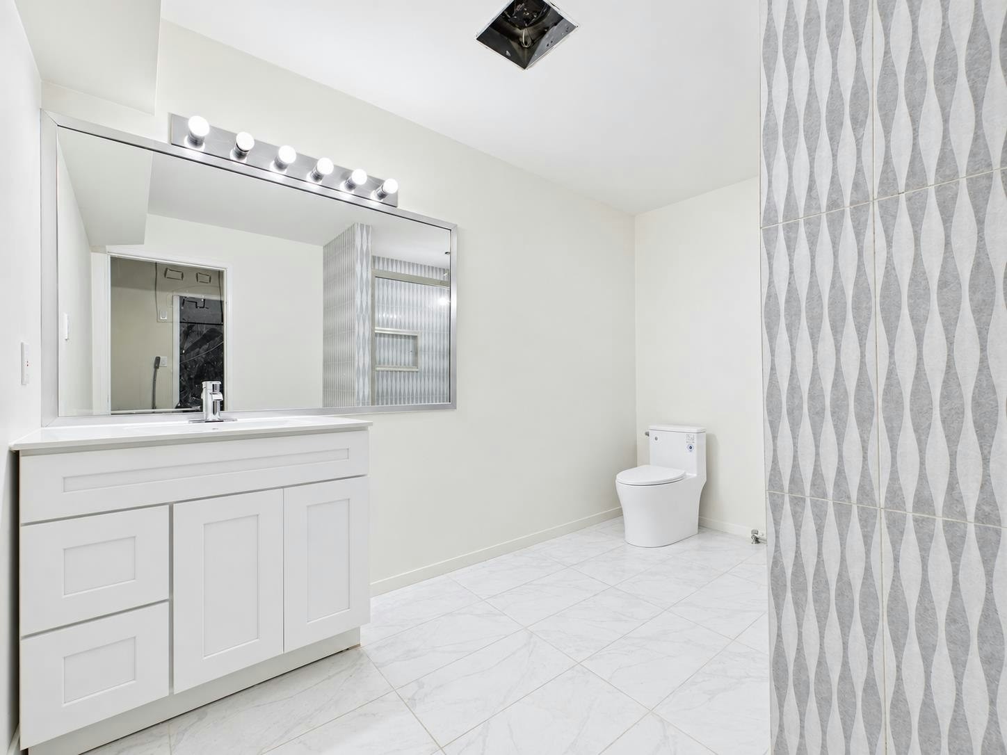 9025 Briar Road, Burnaby, BC, V3N 4V5 - 22