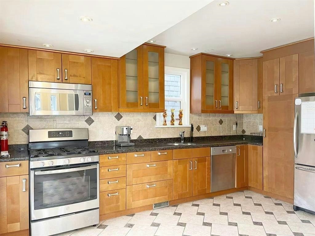 Main House-3093 29th Avenue, Vancouver, BC, V6L 1Y5 - 4