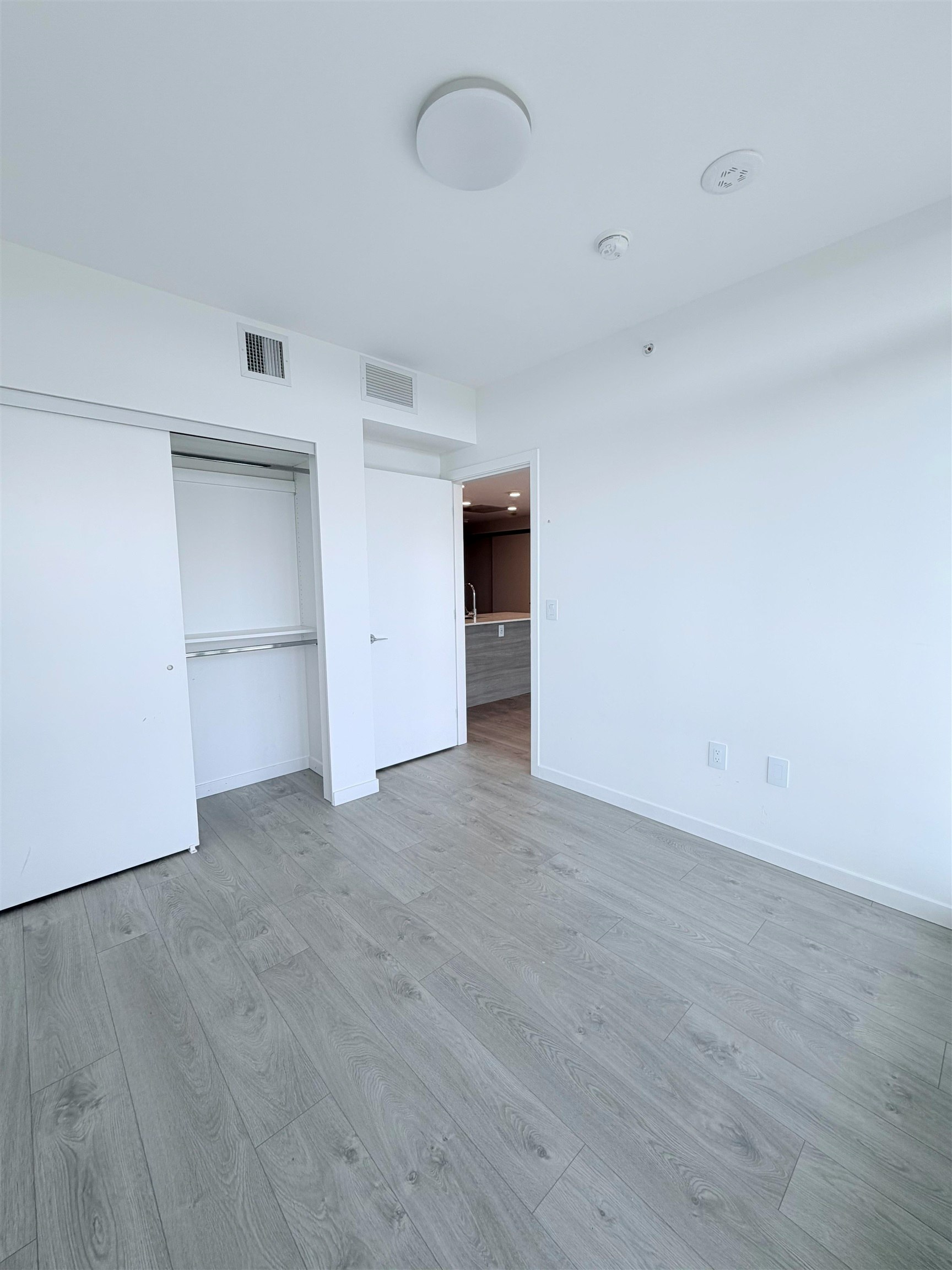 1303-10333 133st., Surrey, BC, V3T 0V1 - 11