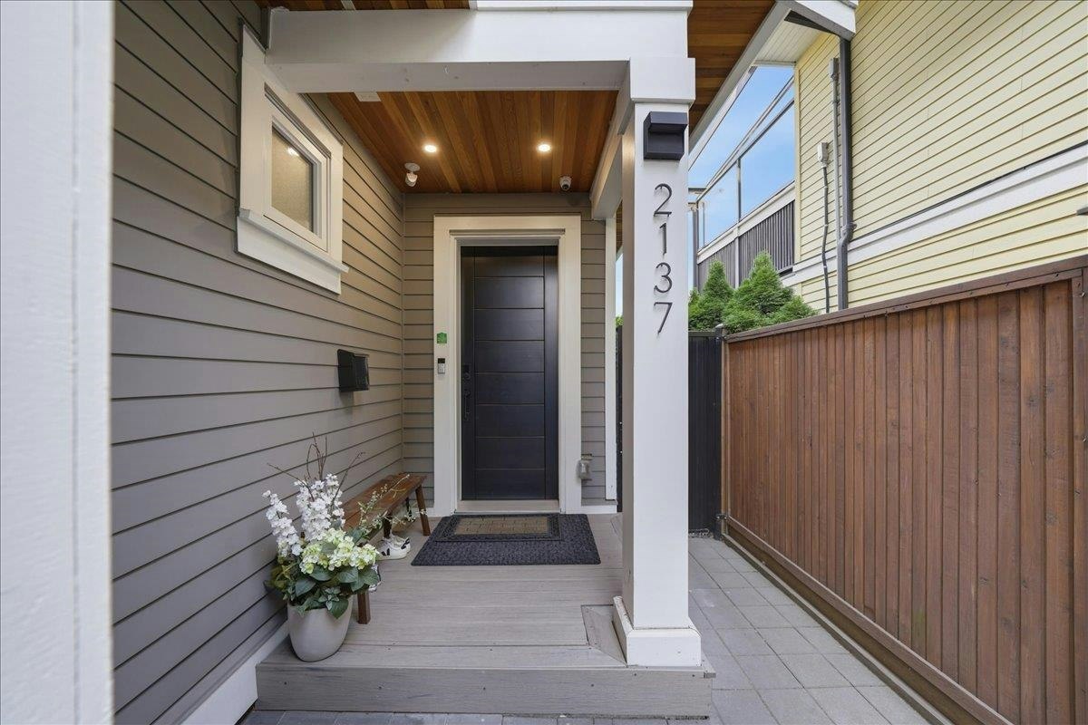 2137 E 2nd Avenue, Vancouver, BC, V5N 1E9 - 5