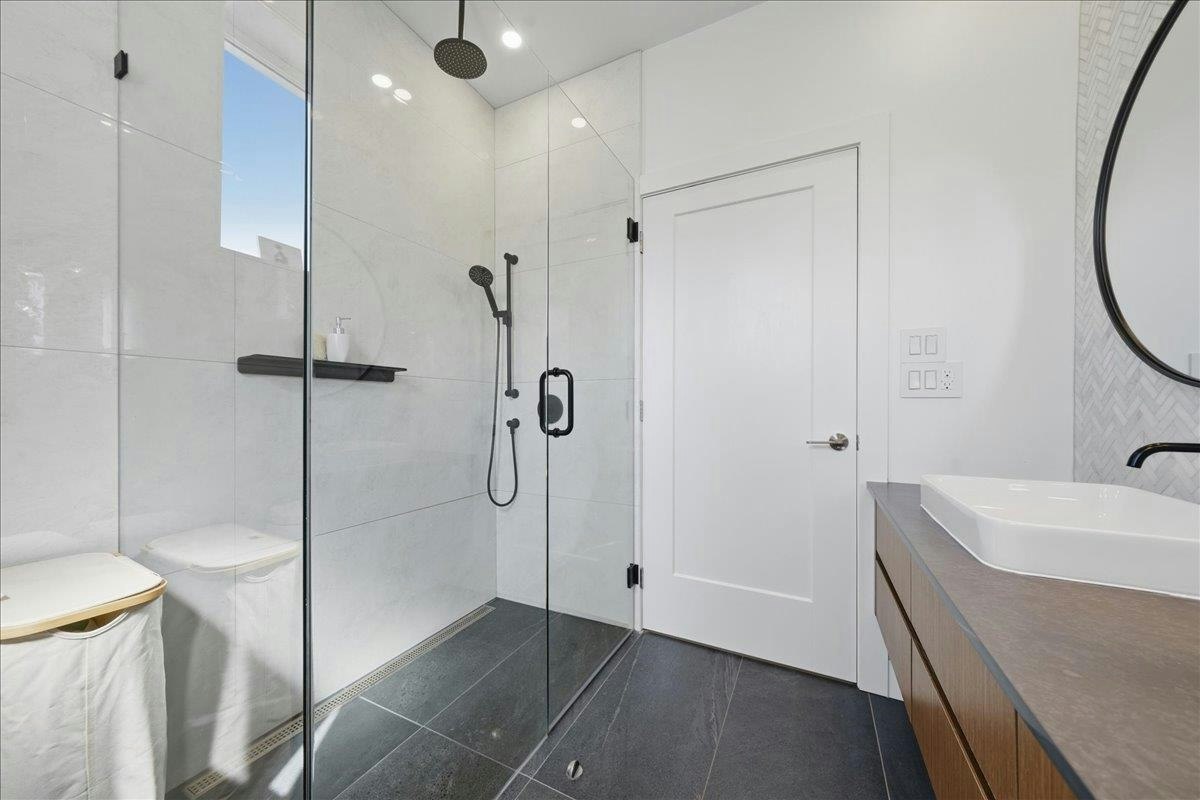 2137 E 2nd Avenue, Vancouver, BC, V5N 1E9 - 18