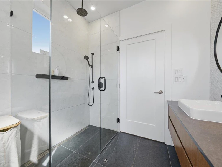 2137 E 2nd Avenue, Vancouver, BC, V5N 1E9 - 18