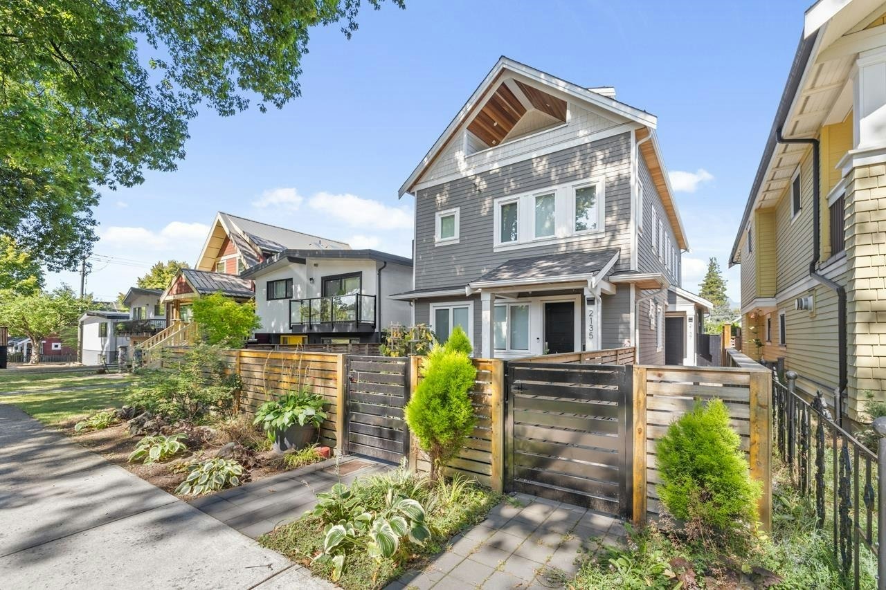2137 E 2nd Avenue, Vancouver, BC, V5N 1E9 - 4