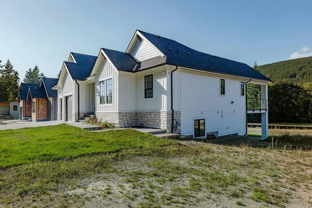 1203 Castle Road, Gibsons, BC, V0N 1V5 - 38