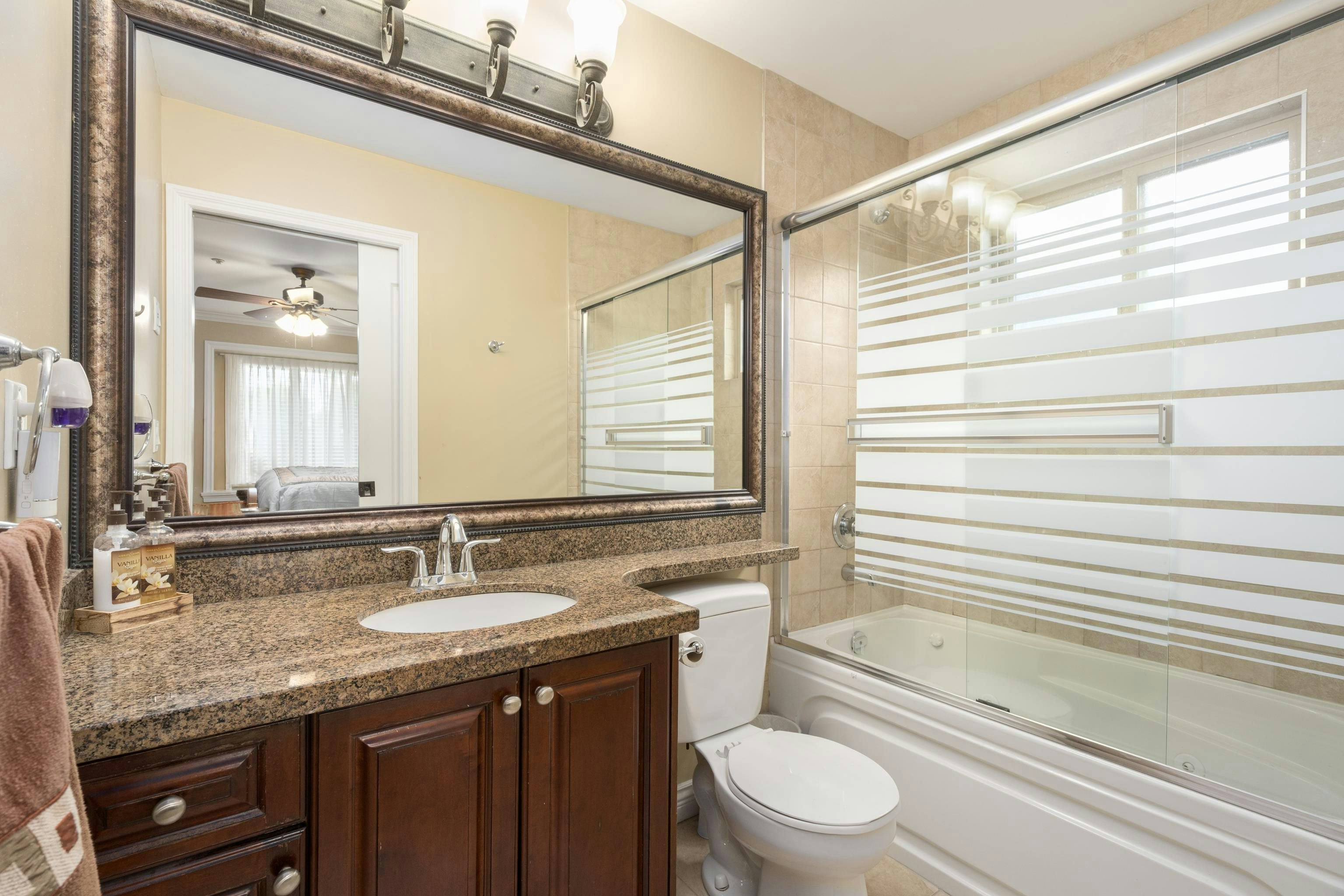 36 E 54 Avenue, Vancouver, BC, V5X 1N4 - 24