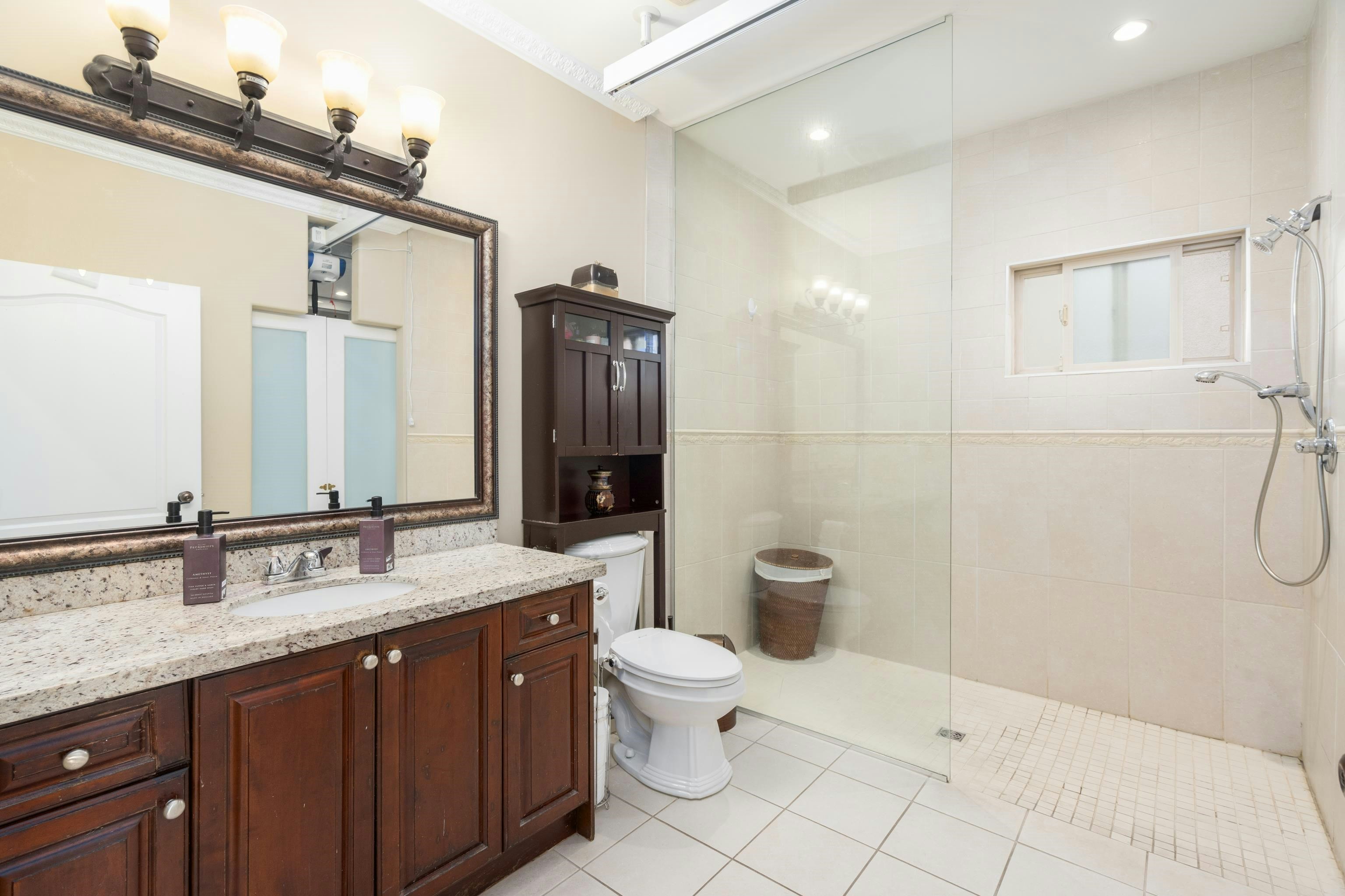 36 E 54 Avenue, Vancouver, BC, V5X 1N4 - 16